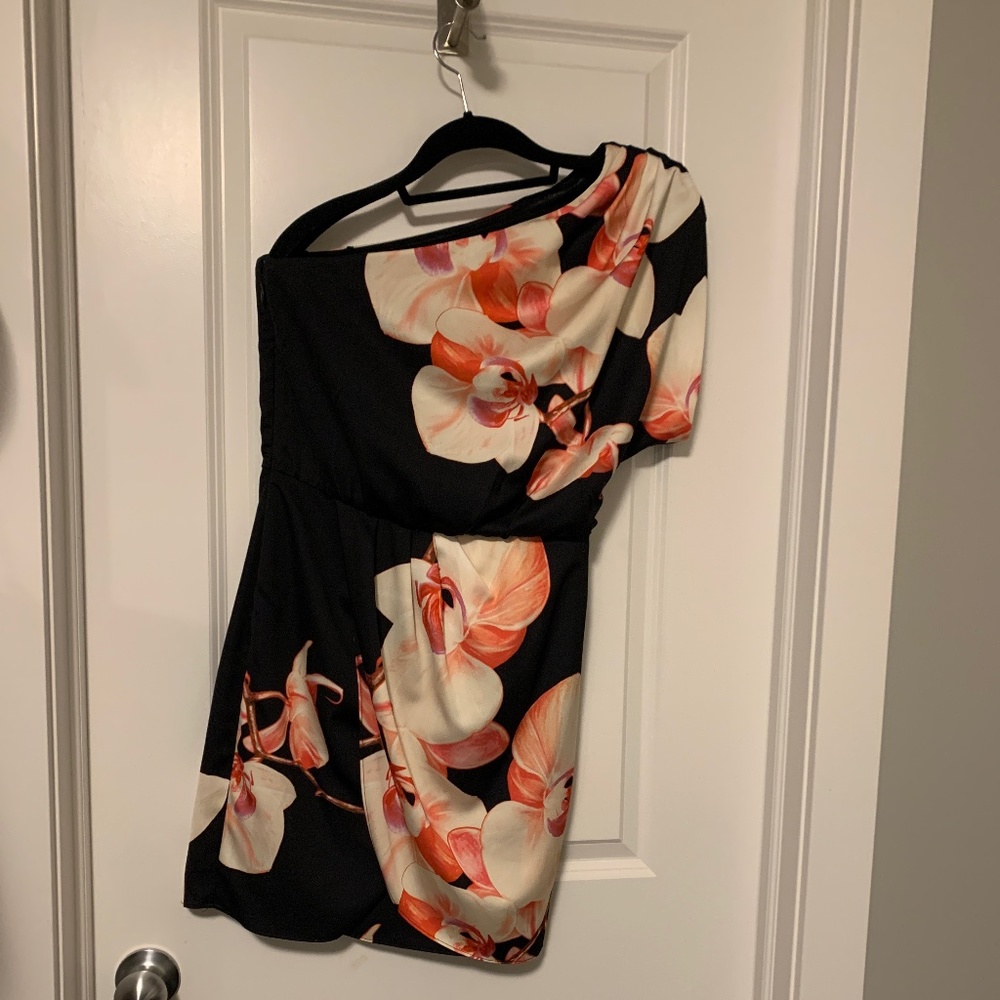 Le Chateau Ladies off shoulder dress